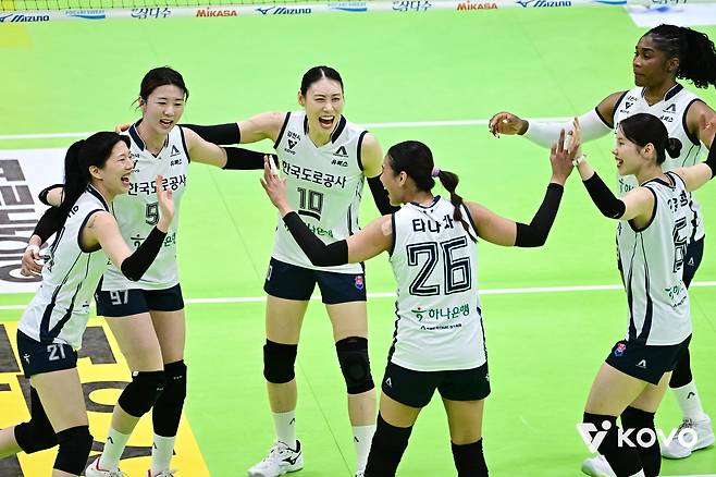 득점 후 기뻐하는 한국도로공사 선수들 [한국배구연맹 제공. 재판매 및 DB 금지]