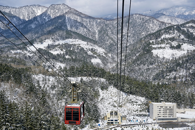 2월 한 달간 이용객이 폭발적으로 늘어난 울릉 독도 전망 케이블카 전경. /황진영 기자
