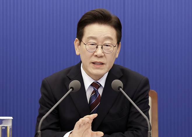 ▲ 이재명 대통령이 26일 청와대에서 열린 수석보좌관회의에서 발언하고 있다. 연합