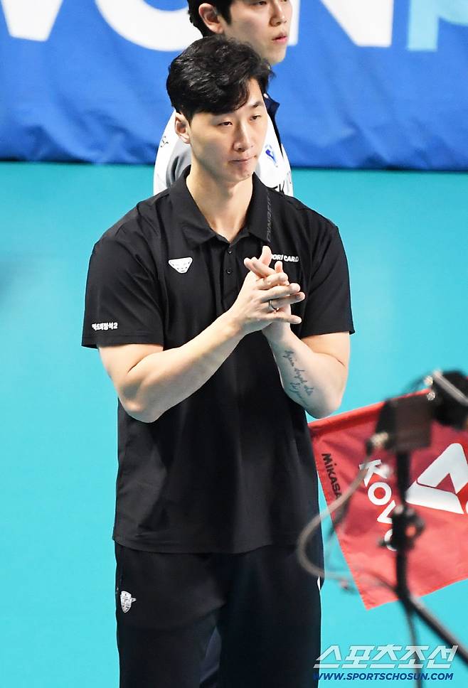 30일 장충체육관에서 열린 V리그 우리카드와 삼성화재의 경기. 우리카드 박철우 감독대행이 생각에 잠겨 있다. 장충=박재만 기자 pjm@sportschosun.com/2026.01.30/