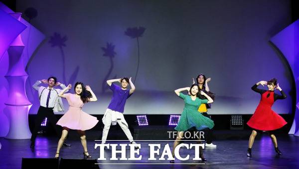 대전오월드가 3월 1일부터 공연 콘텐츠 전면 개편과 함께 '패밀리 플러스' 혜택을 본격 시행하고 3월 28일부터 주말과 휴일 야간개장을 시작해 '체류형 테마파크'로 전환한다. 사진은 뮤지컬 공연 모습. /대전도시공사