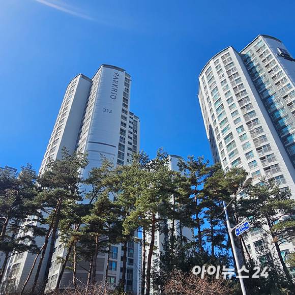 서울 송파구 신천동의 잠실파크리오 아파트 전경 2026.02.25 [사진=이효정 기자 ]