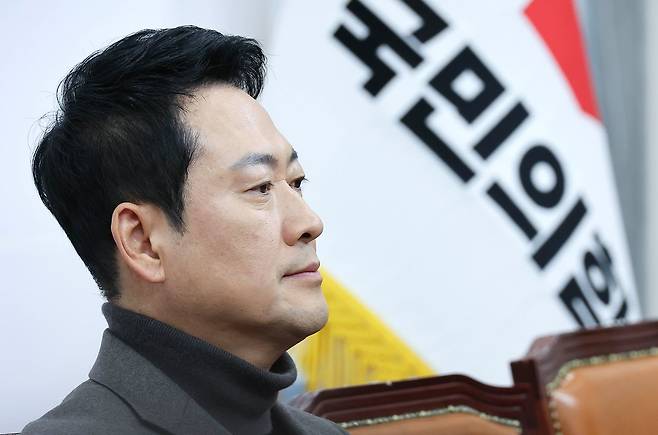 장동혁 국민의힘 대표가 19일 오전 국회에서 열린 최고위원회의에 참석해 있다. 임현동 기자