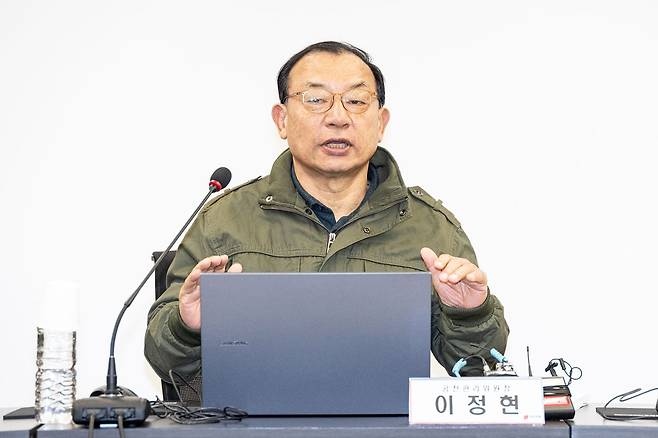 이정현 국민의힘 공천관리위원장이 26일 서울 여의도 중앙당사에서 제9회 전국동시지방선거 중앙당 공천관리위원회 3차 회의 시작에 앞서 발언하고 있다. 뉴스1