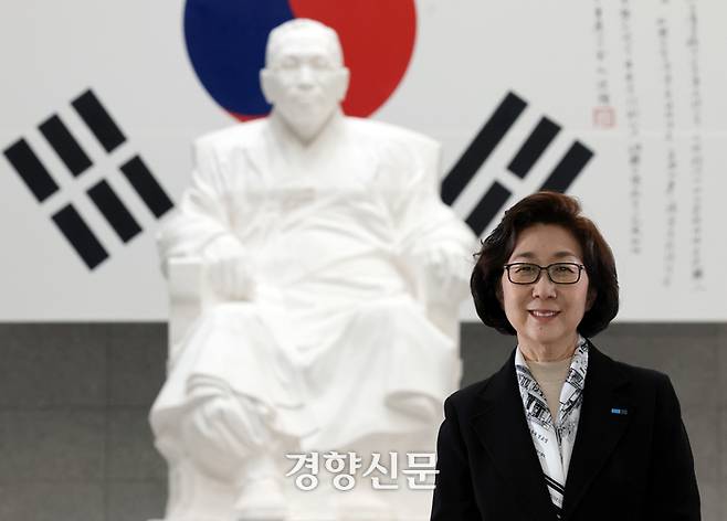 백범 김구 선생의 손녀인 김미 백범김구기념관장이 23일 서울 용산구 백범김구기념관 전시실에서 경향신문과 인터뷰를 하고 있다. 서성일 선임기자
