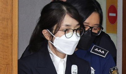 법정 출석하는 김건희/사진=연합뉴스