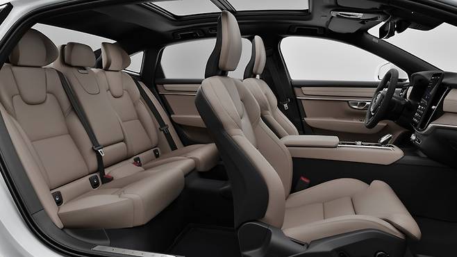 편안함을 추구한 볼보 S90 실내 [사진제공=볼보]