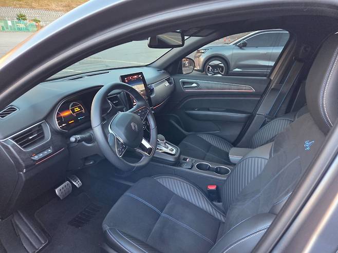 르노코리아 아르카나 e-테크(tech) 하이브리드 최상위 트림 '에스프리 알핀'. /사진=강주헌 기자