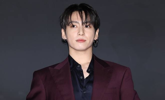 그룹 방탄소년단(BTS) 정국이 12일 오후 서울 강남구 STRX하우스에서 열린 스위스 시계 브랜드 위블로 포토월 행사에서 포즈를 취하고 있다. 2026.2.12 [공동취재]