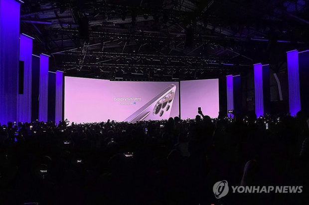 미국 샌프란시스코에서 열린 ‘갤럭시 언팩 2026’에서 신제품이 소개되고 있다.  삼성전자