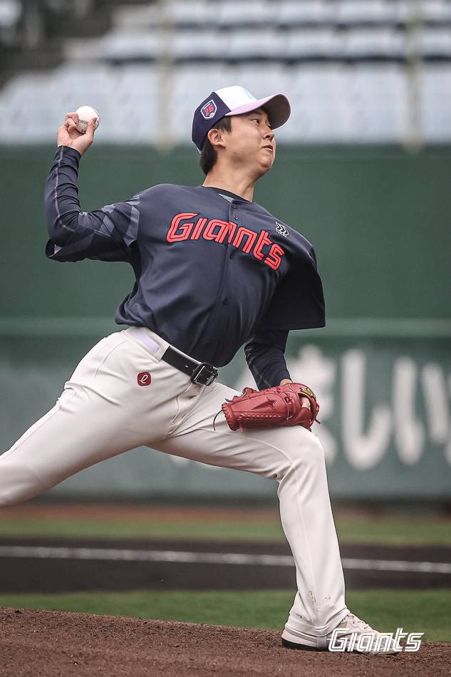 ▲ 롯데 자이언츠 쿄야마 마사야가 두산 베어스와 구춘대회 연습경기에서 처음으로 선발 투수의 기회를 받았으나, 2이닝 동안 4피안타 2볼넷 2실점으로 아쉬움을 남겼다. ⓒ롯데 자이언츠