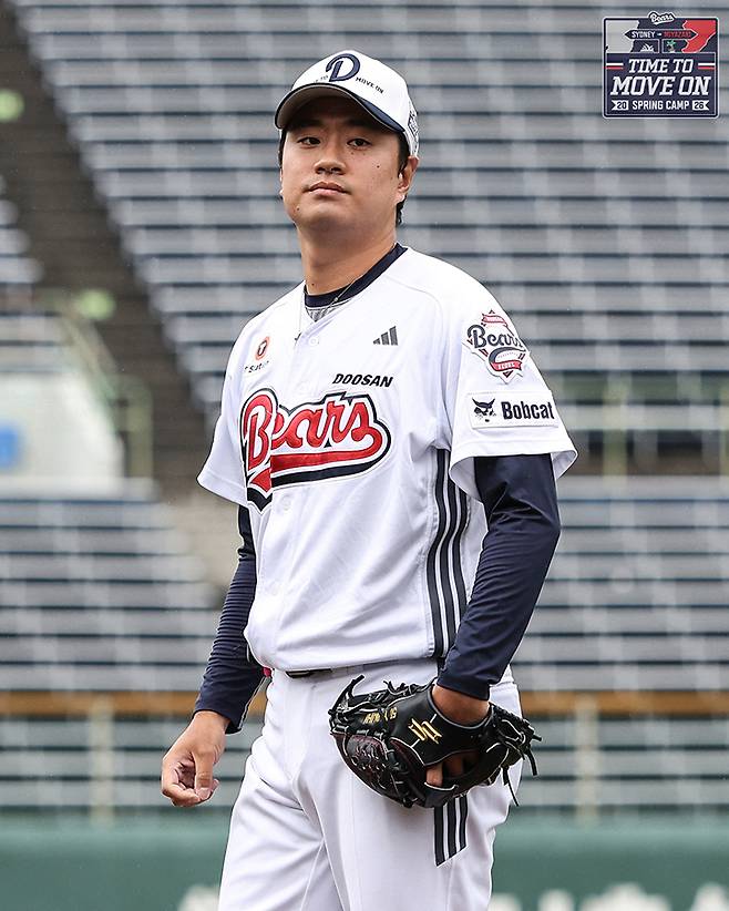 ▲ 오프시즌 4년 총액 52억원의 계약을 맺고 두산 베어스에 잔류하면서 선발 경쟁에 뛰어든 이영하가 첫 연습경기에서 2이닝 4사사구 6실점으로 무너졌다. ⓒ두산 베어스