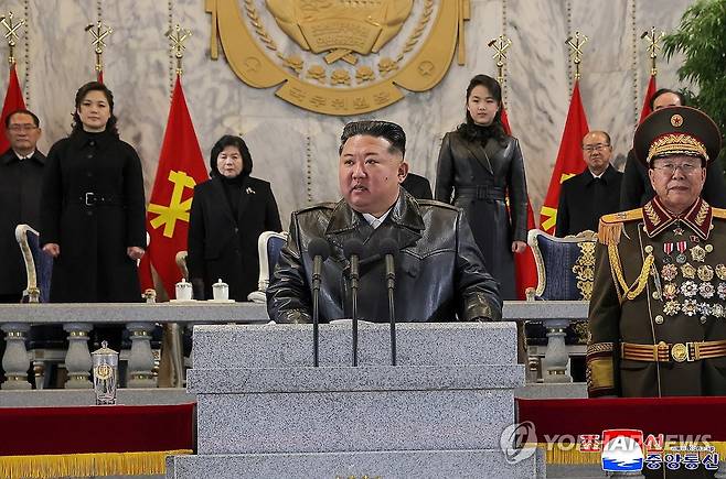 김정은, 딸 주애와 당 대회기념 열병식 참석 (평양 조선중앙통신=연합뉴스) 북한 노동당 제9차대회기념 열병식이 지난 25일 밤 평양 김일성광장에서 열렸다고 조선중앙통신이 26일 보도했다. 2026.2.26 
    [국내에서만 사용가능. 재배포 금지. For Use Only in the Republic of Korea. No Redistribution] nkphoto@yna.co.kr