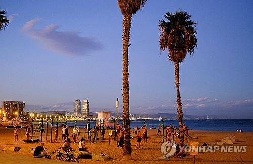 스페인 바르셀로나 해변 [로이터=연합뉴스 자료사진]