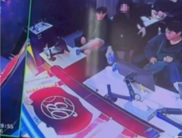 롯데 4인방의 CCTV에 포착된 장면.