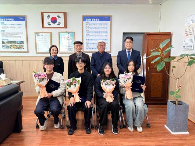 제39회 의당장학금 수여식 기념사진 [사진=한세예스24문화재단]