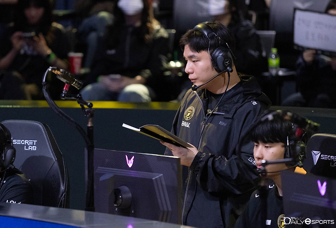 BNK 피어엑스 '래더' 신형섭 코치.