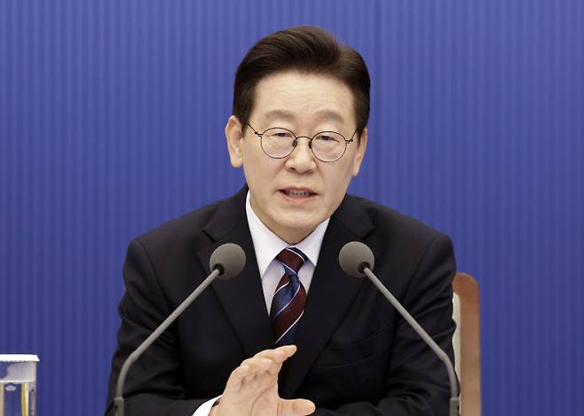 이재명 대통령이 26일 청와대에서 열린 수석보좌관회의에서 발언하고 있다.(사진=연합뉴스)