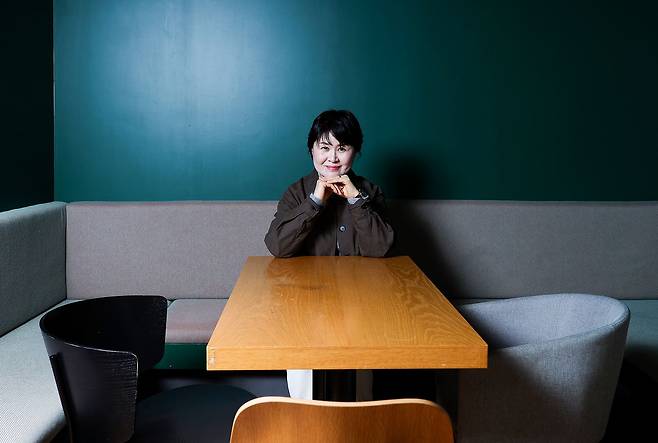 정남순 직업상담사는 자신을 방문한 고객이 실제 취업에 성공할 때까지 발벗고 뛴다. 그의 고객들은 "내게 이렇게 신경 써주는 사람은 선생님이 처음"이라며 고마워한다. 우상조 기자