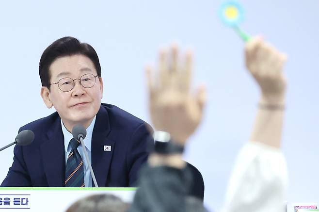 발언권 요청 받는 이재명 대통령 [청와대통신사진기자단]