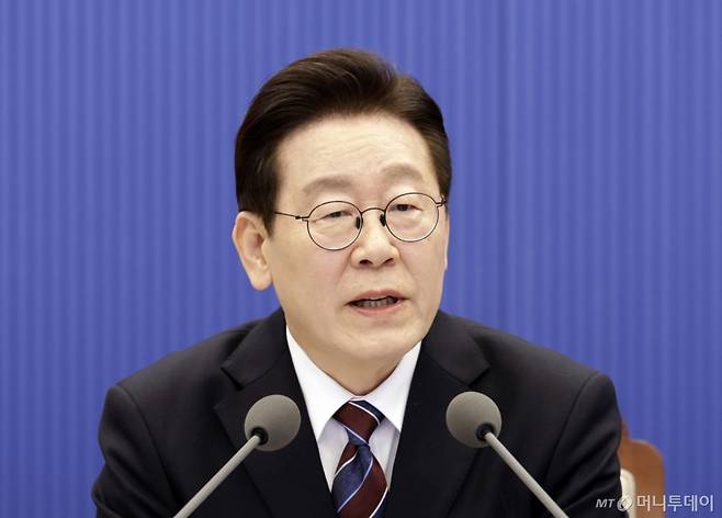 [서울=뉴시스] 최동준 기자 = 이재명 대통령이 26일 청와대에서 열린 수석보좌관회의에서 발언하고 있다. 2026.02.26. photocdj@newsis.com /사진=최동준