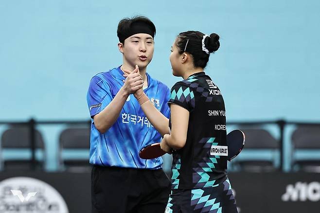 WTT 싱가포르 스매시 혼합복식에 나선 임종훈(왼쪽)과 신유빈 [WTT 인스타그램 캡처. 재판매 및 DB 금지]