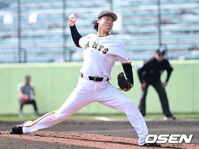 [OSEN=오키나와(일본), 최규한 기자] 프로야구 삼성 라이온즈가 28일 일본 오키나와 나하 셀룰러 스타디움에서 일본프로야구 요미우리 자이언츠와 연습경기를 펼쳤다.삼성은 요미우리를 상대로 최원태를 선발로 내세운다.2회초 요미우리 야마사키 이오리가 힘차게 공을 뿌리고 있다. 2026.02.28 / dreamer@osen.co.kr