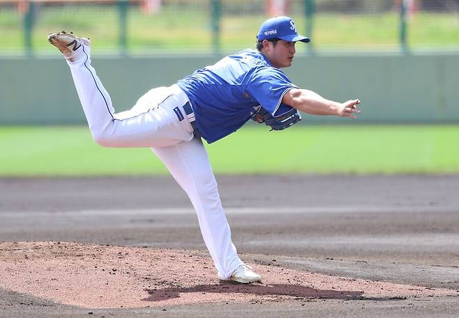 ▲ 삼성 라이온즈 선발투수 최원태. 삼성은 28일 일본 오키나와 나하의 셀룰러 스타디움에서 일본프로야구 요미우리 자이언츠와 스프링캠프 원정 연습경기를 치렀다. 이날 9회까지 정상적으로 진행 후 요미우리의 요청으로 10회초, 11회초를 추가로 실시했다. 삼성은 아쉽게 2-4로 패했지만 최원태의 3이닝 무실점 호투는 빛났다. ⓒ삼성 라이온즈