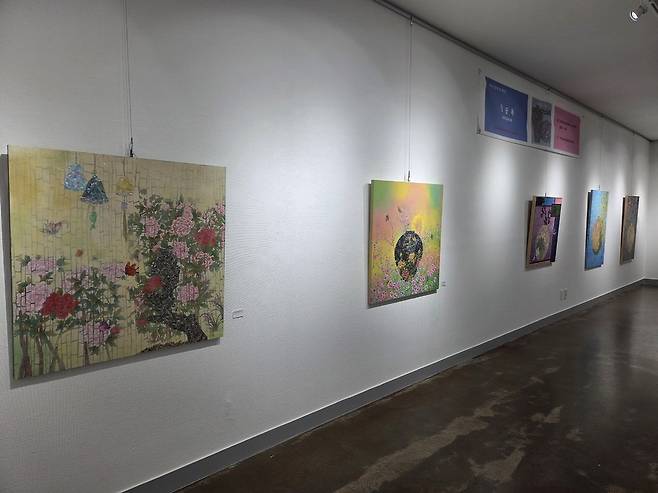 ▲ 김순옥 작가의 사계절-겨울 전시장 모습.