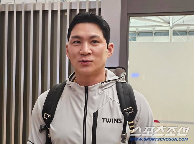 인터뷰에 임한 오지환. 김영록 기자