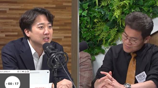 이준석 대표(좌)-전한길 씨(우) [출처: 펜앤마이크]