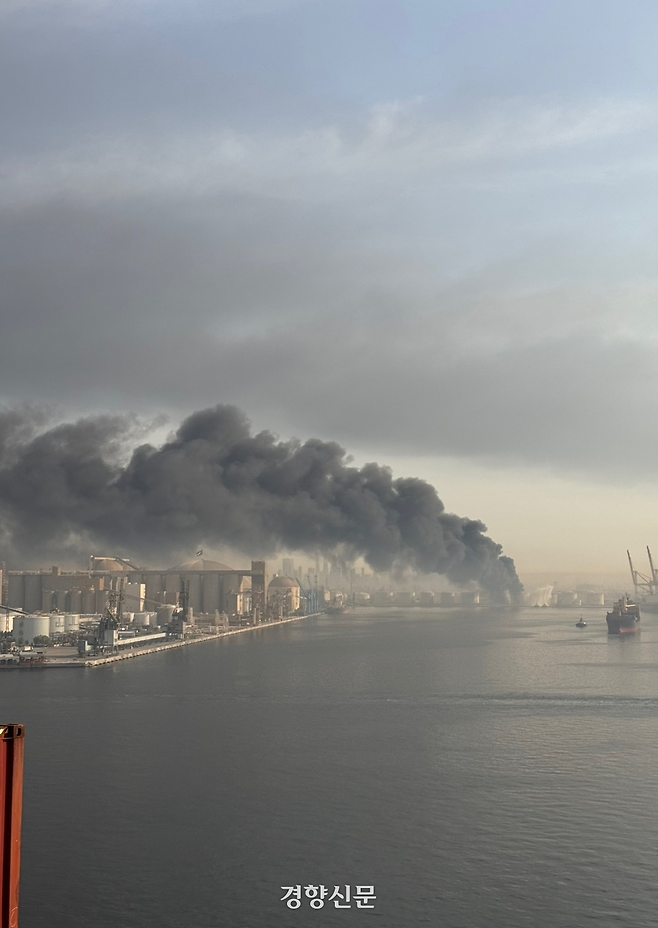 두바이 제벨알리 항구에 정박한 배에서 선원이 찍은 사진. 한국노총 제공.