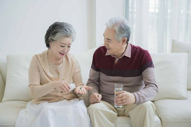 노부부의 모습 [사진출처=게티이미지뱅크]