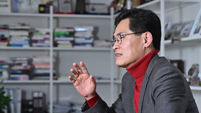 이기재 서울 양천구청장이 최근 헤럴드경제와 인터뷰에서 ‘100년 미래도시 목동 디자인 기본구상’을 밝히고 있다. 임세준 기자