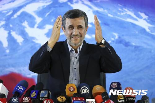 【테헤란=AP/뉴시스】마무드 아마디네자드(70) 전 이란 대통령이 이스라엘과 미국의 공습으로 사망했다는 주장이 제기됐다. 아마디네자드 전 이란 대통령의 자료 사진. 2026.03.01
