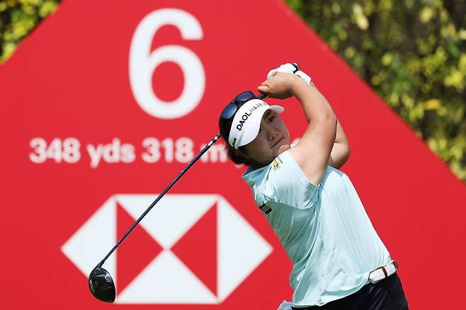 유해란이 1일 싱가포르 센토사 골프클럽에서 열린 LPGA투어 HSBC 월드챔피언십 최종 라운드 도중 6번 홀에서 티샷을 하고 있다. 게티이미지코리아