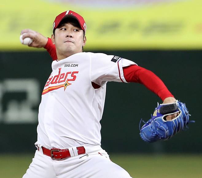 ▲ 팔 스윙의 가동성과 유연성이 아직 100%가 아닌 서진용은 차분하게 이 문제를 보완하고 1군 무대를 노크한다는 각오다 ⓒSSG랜더스