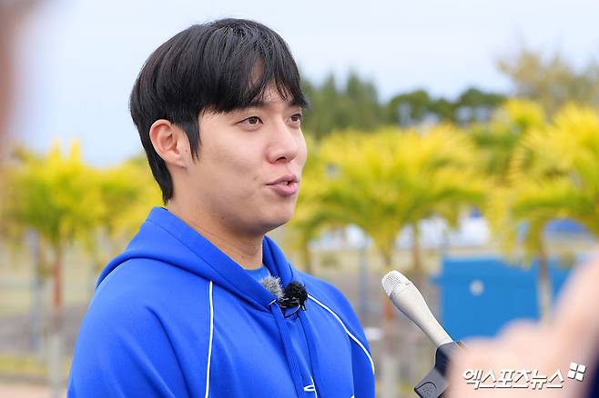 선발 자원 맷 매닝, 원태인의 연속 이탈로 고민에 빠진 삼성 라이온즈에 희소식이 전해졌다. 박진만 삼성 감독은 지난 28일 요미우리 자이언츠와의 연습경기를 앞두고 '최지광은 3월 캠프 막바지부터 연습경기에 들어올 계획이다. 나머지 김무신, 이재희 선수도 순조롭게 재활하고 있다. 백정현은 엊그제 가벼운 라이브 피칭 형식으로 투구했고, 상태가 좋다. 순조롭게 계획대로 잘 재활하고 있다'고 전했다. 엑스포츠뉴스 DB