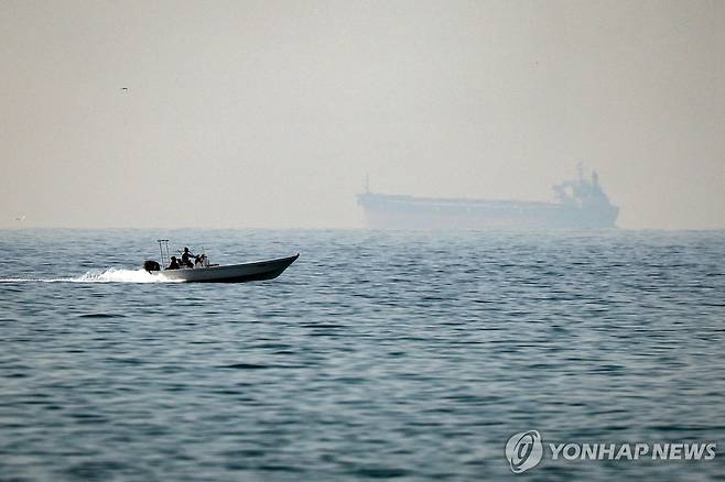 25일 호르무즈 해협의 모습 [AFP 연합뉴스 자료사진. 재판매 및 DB 금지]