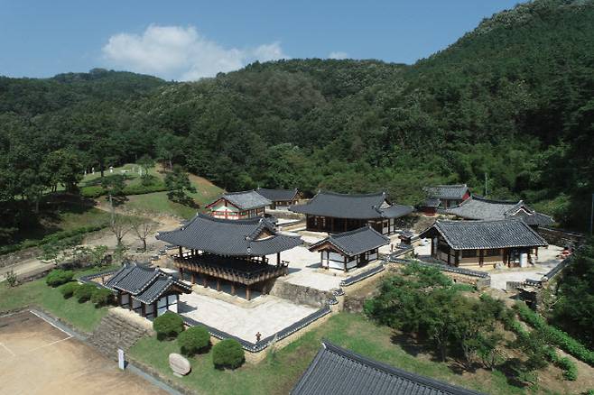 영화 '왕과 사는 남자' 촬영지인 경북 고령 김면장군 유적지 전경.(사진=고령군)