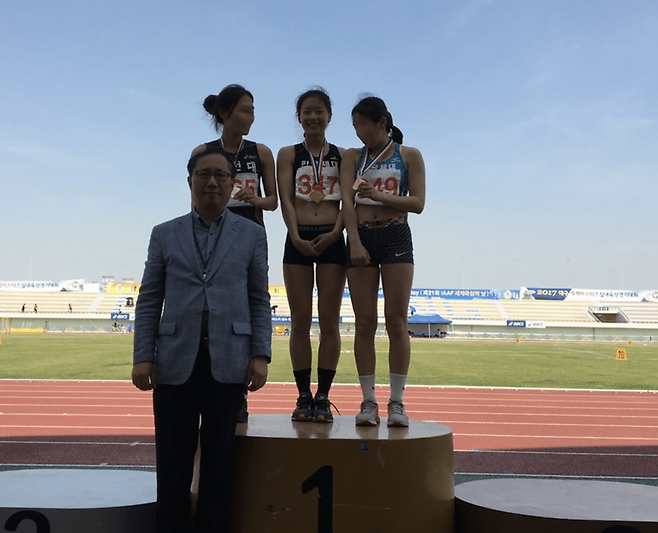 한국체대 시절 멀리뛰기 시상대에 오른 박소희 팀장. 본인 제공