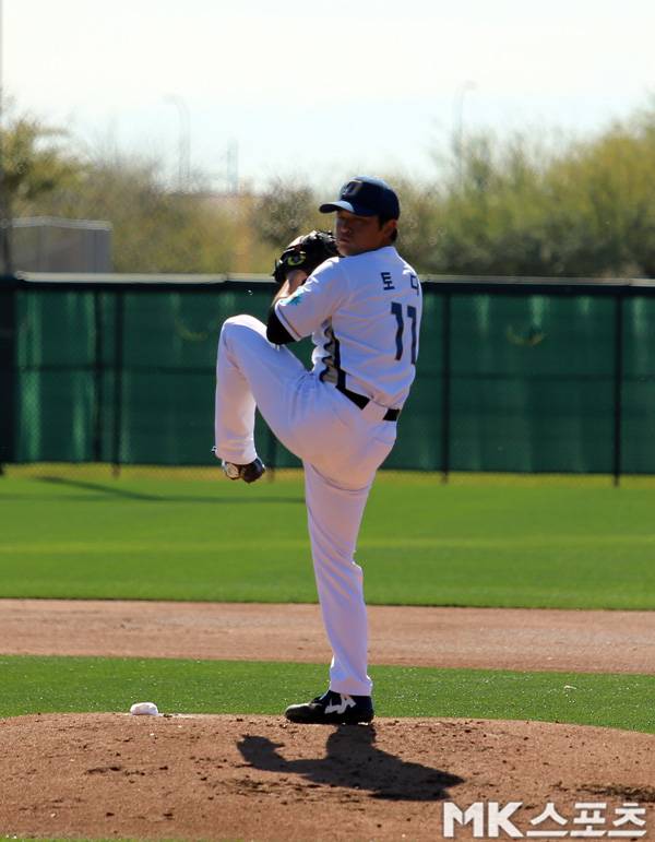 토다 나츠키가 역투하고 있다. 사진(美 글렌데일)= 김재호 특파원