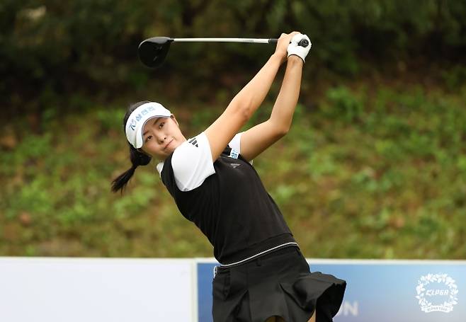 2025년 서교림 - 작년 서교림은 경쟁자 김시현보다 딱 1경기 더 출전했고 컷 통과를 두 번 더 한 덕분에 신인왕을 차지할 수 있었다. KLPGA 제공