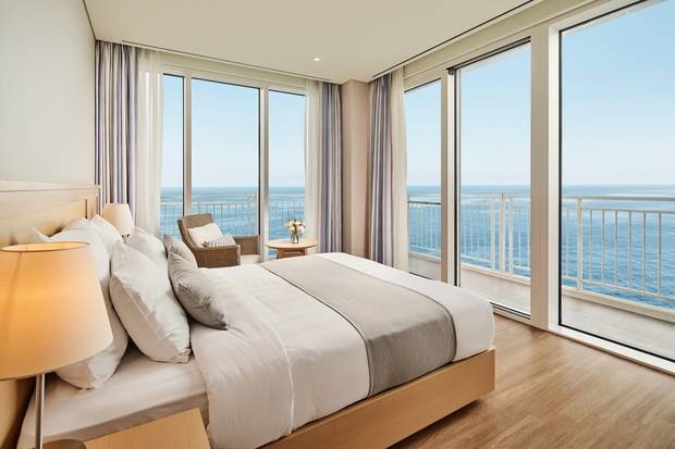 롯데리조트 속초 슈페리어 스위트 객실 전경. 사진 제공=롯데호텔앤리조트