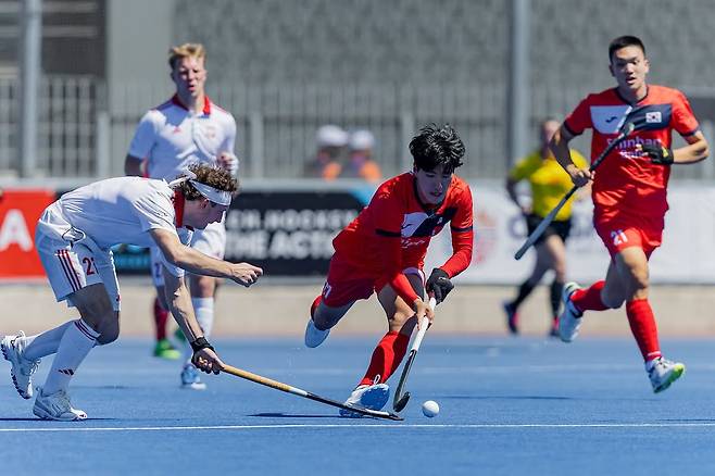 한국과 폴란드의 경기 모습.  [FIH 소셜 미디어 사진. 재판매 및 DB 금지]