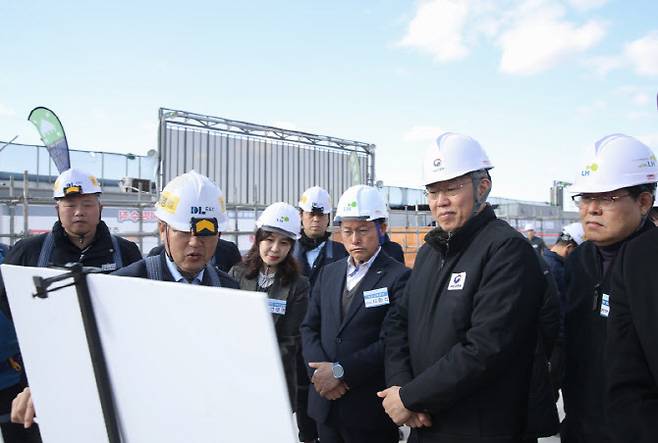 김이탁 국토교통부 제1차관이 3일 인천계양 및 부천대장 공공주택지구를 방문해 현장 상황을 종합 점검했다. (사진=국토교통부)