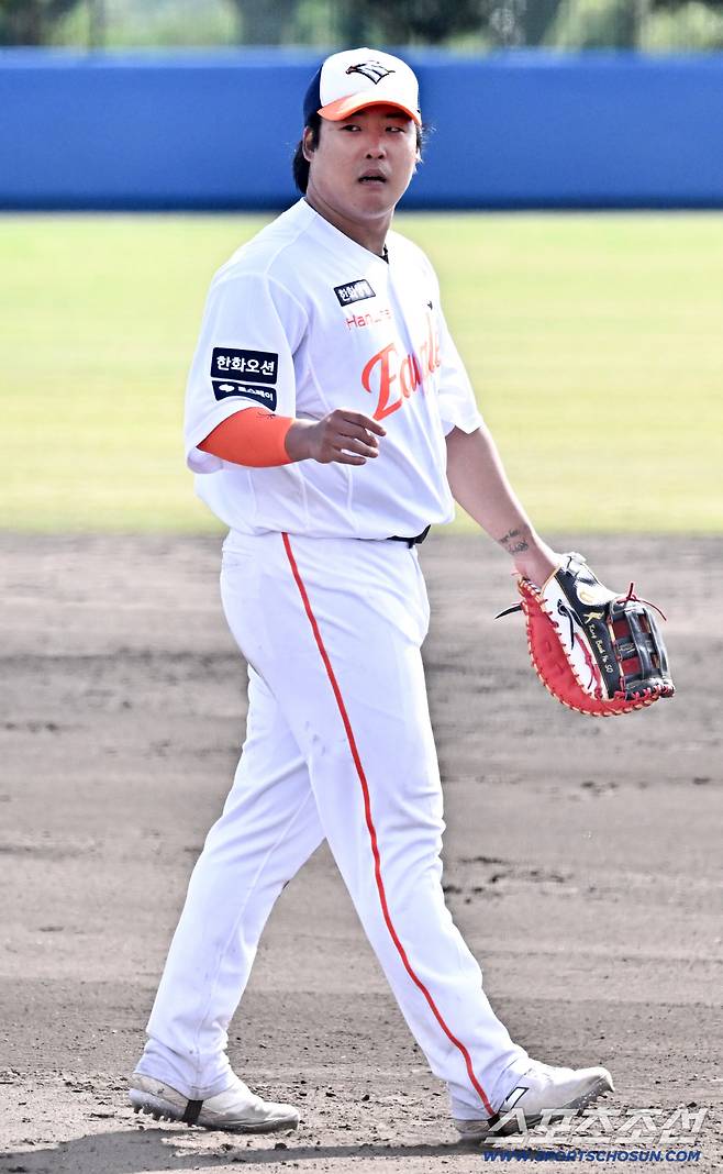 21일 일본 오키나와 고친다구장에서 열린 대한민국 야구 대표팀과 한화 이글스의 평가전. 1루수 강백호가 수비를 하고 있다. 오키나와(일본)=박재만 기자 pjm@sportschosun.com/2026.02.21/