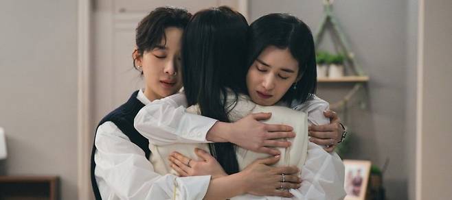 '아너 : 그녀들의 법정'의 세 주인공./KT스튜디오지니