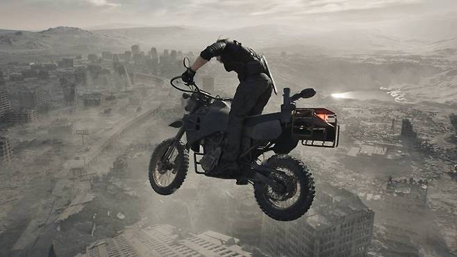 톰 크루즈도 울고갈 오토바이 액션