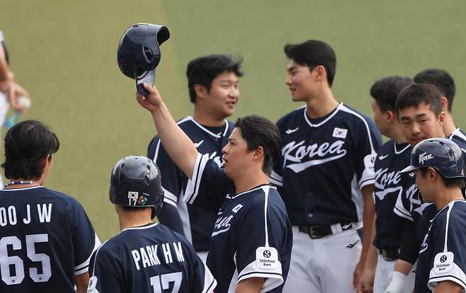 <yonhap photo-7062="">지난달 23일 대표팀 소속으로 소속팀 한화 이글스전 평가전에 나선 노시환. 2026.2.23 cityboy@yna.co.kr/2026-02-23 15:39:46/ <저작권자 ⓒ 1980~2026 ㈜연합뉴스. 무단 전재 재배포 금지, AI 학습 및 활용 금지></yonhap>